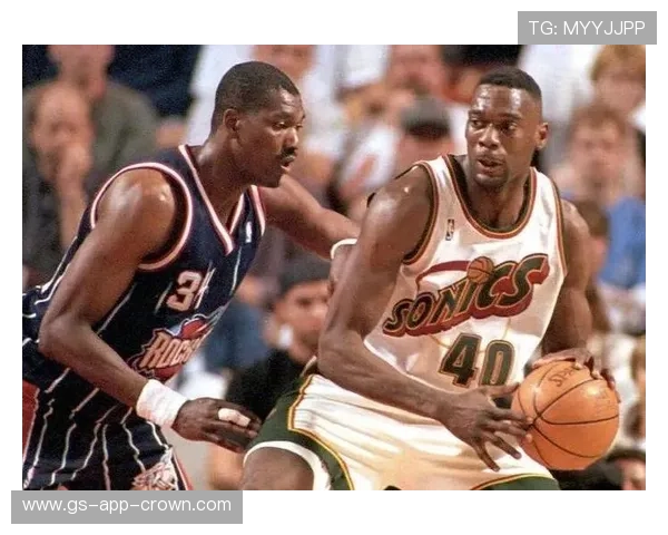 哈基姆·奥拉朱旺内线单打效率超詹姆斯对比明显提升球队关键得分