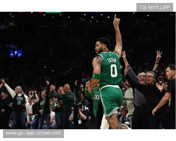 塔图姆利用挡拆制造空位，拉开球队前三得分差距