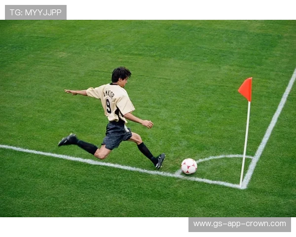 快速任意球规则解析：裁判介入时机与对方距离要求