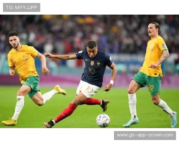 德罗巴强强对话中压制对手防线，连续关键战主导进攻